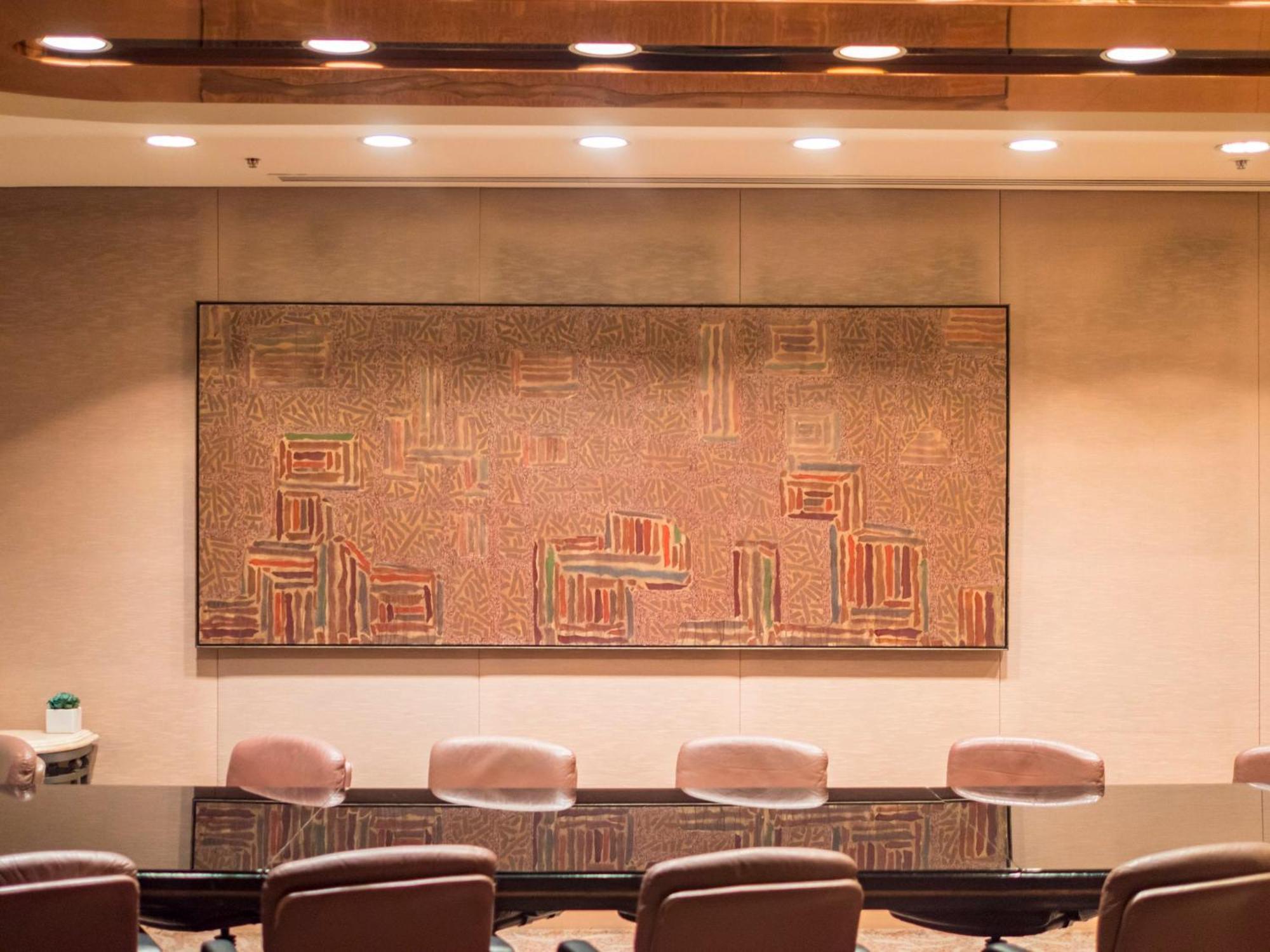 InterContinental Adelaide, an IHG Hotel Esterno foto The 1960s mural by John Alexander in the boardroom of the Bank of England