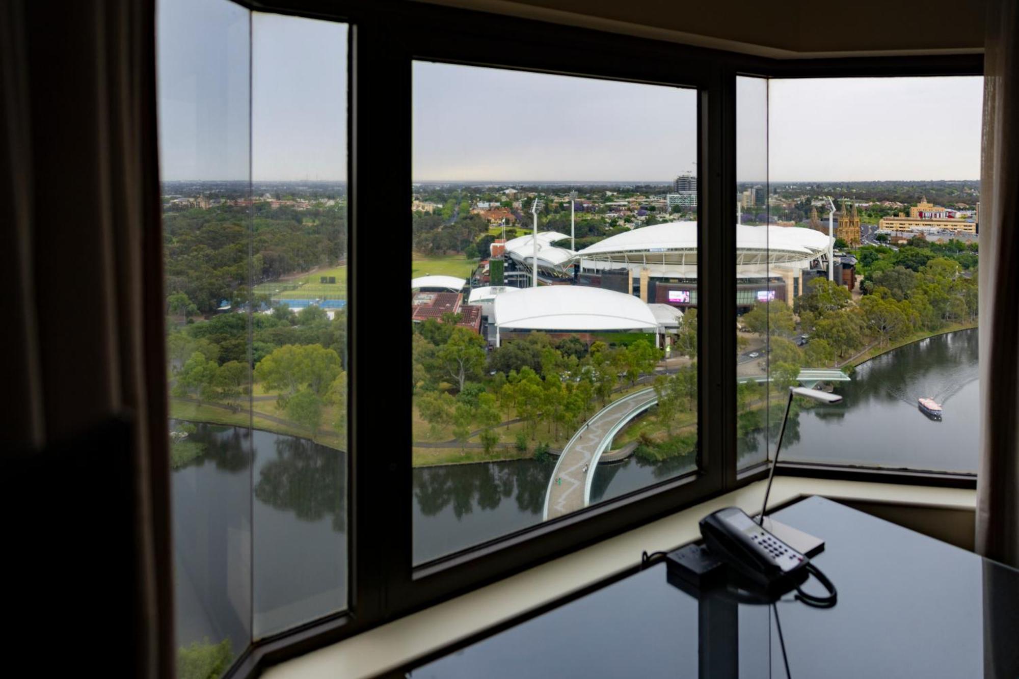 InterContinental Adelaide, an IHG Hotel Esterno foto View from the 19th floor of the tower